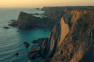 Falésias da Arrábida ao pôr do sol